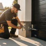 Wymiana zamka w bramie garażowej uchylnej – instrukcja