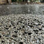 Beton jamisty (przepuszczalny) – drenaż i nawierzchnie
