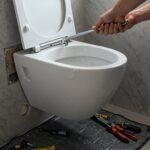 Montaż WC – sprawdź, ile kosztuje instalacja toalety (aktualne ceny)